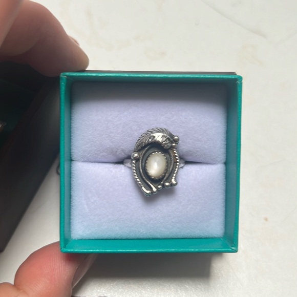 Vintage sterling and moonstone Navajo ring size 7.5 - Picture 1 of 3